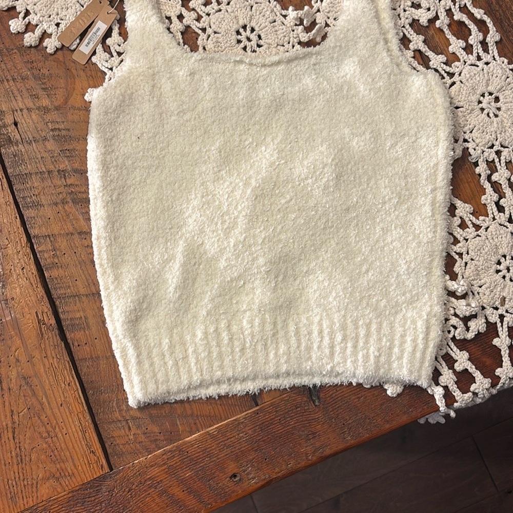 SKIMS Cream Fuzzy Knit Tank Top - Picture 6 of 9